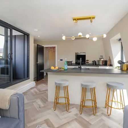 The Treehouse Apartment York